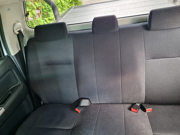 Toyota HiLux 13 of 21