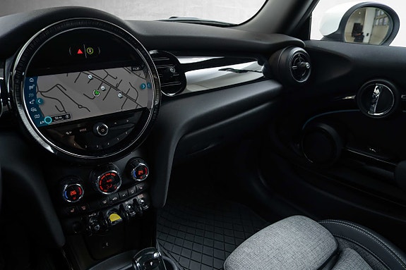 MINI Cooper SE 13 of 25
