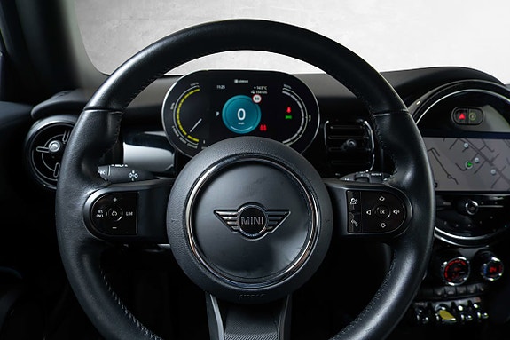 MINI Cooper SE 12 of 25