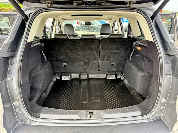 Ford Kuga 12 of 12
