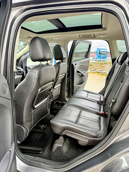 Ford Kuga 8 of 12