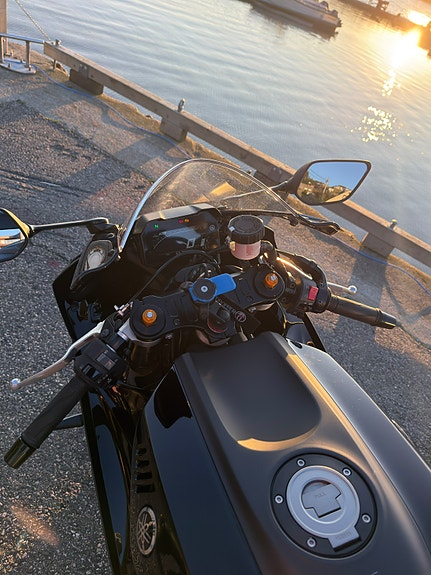 Yamaha R7 8 of 13