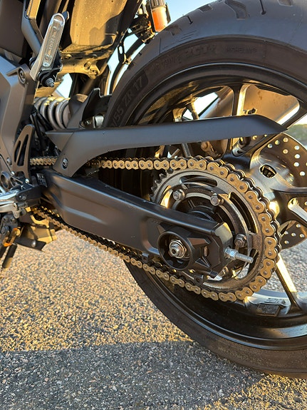 Yamaha R7 12 of 13