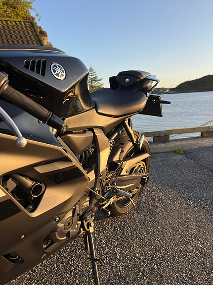 Yamaha R7 7 of 13
