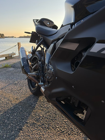 Yamaha R7 5 of 13