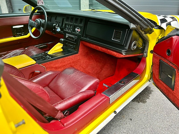 Chevrolet Corvette 18 of 30