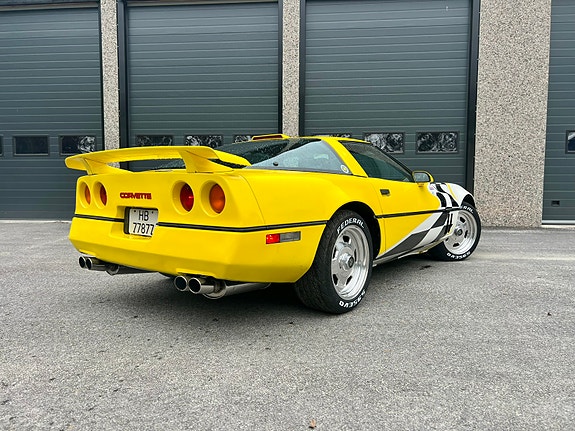 Chevrolet Corvette 9 of 30
