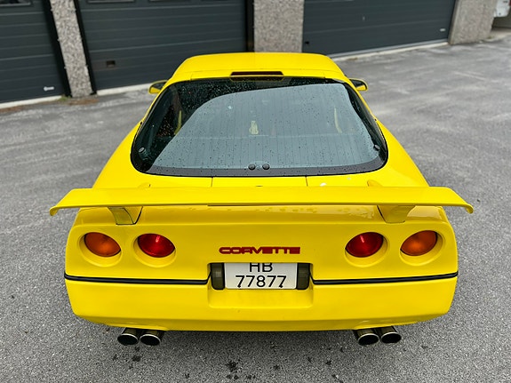 Chevrolet Corvette 12 of 30