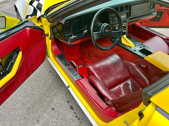Chevrolet Corvette 23 of 30