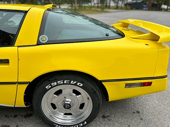 Chevrolet Corvette 15 of 30