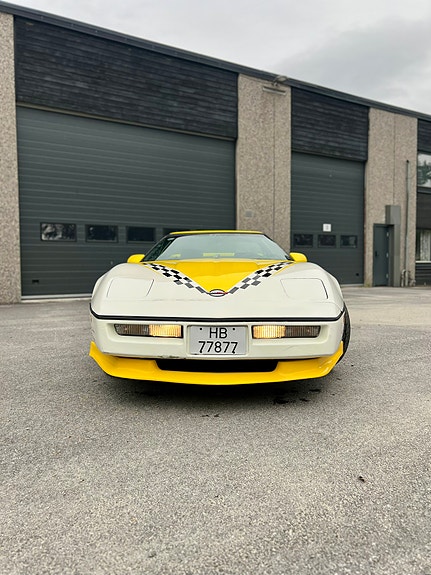 Chevrolet Corvette 2 of 30