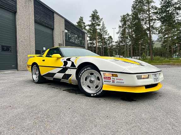 Chevrolet Corvette 8 of 30
