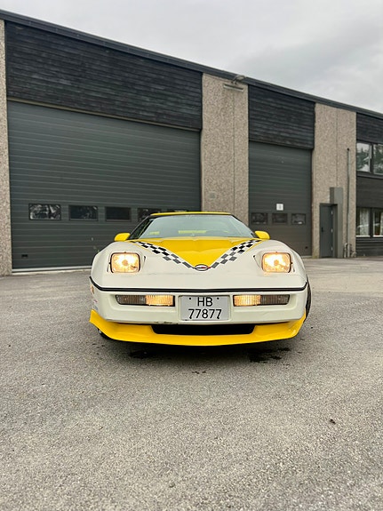 Chevrolet Corvette 3 of 30