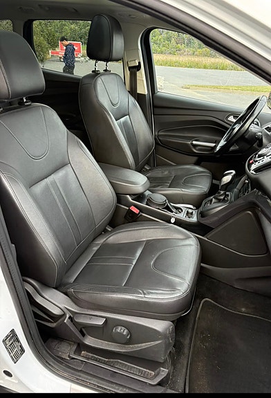 Ford Kuga 6 of 13