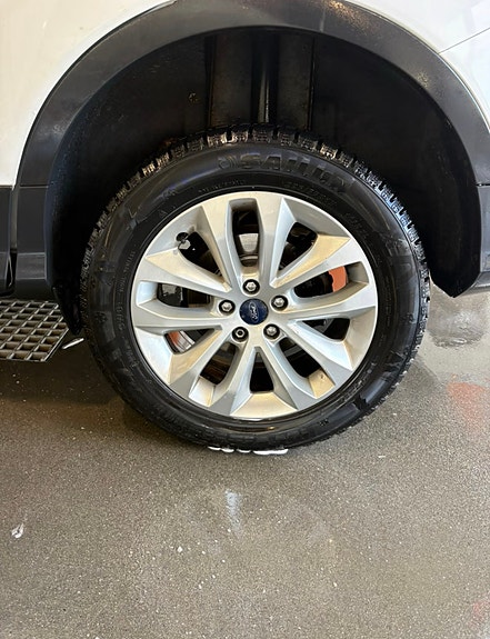 Ford Kuga 10 of 13