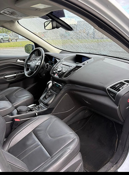 Ford Kuga 5 of 13
