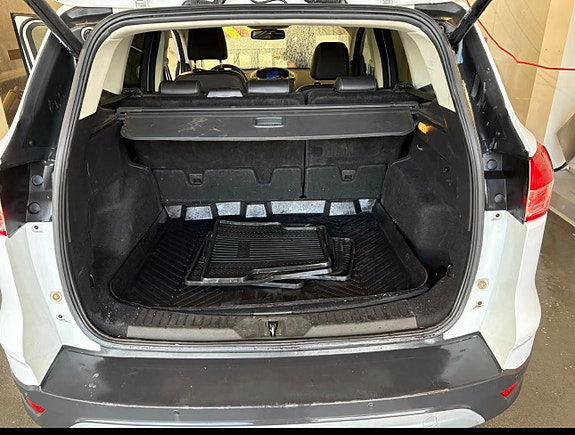 Ford Kuga 9 of 13