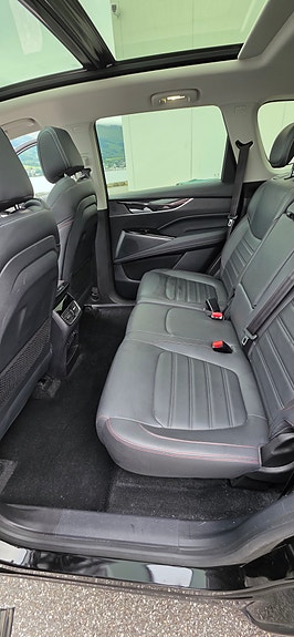 Maxus Euniq 6 8 of 19