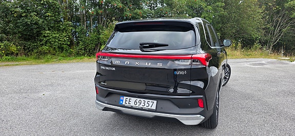 Maxus Euniq 6 4 of 19