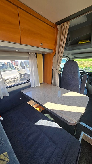 Weinsberg R43 - 2 Enkle Senger, Registerkjede, Ryggekamera, AC, Sykkelstativ 20 of 30