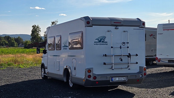 Weinsberg R43 - 2 Enkle Senger, Registerkjede, Ryggekamera, AC, Sykkelstativ 5 of 30