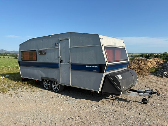 Polar 570 2 of 5