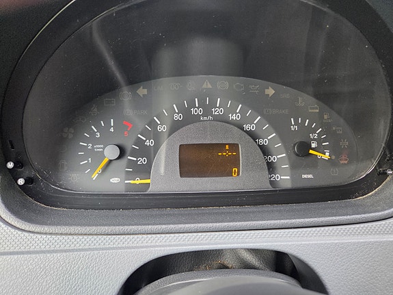 Mercedes-Benz Vito 111 27 of 30
