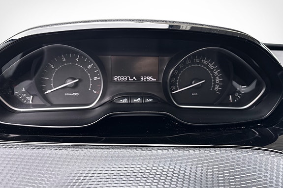 Peugeot 208 15 of 19