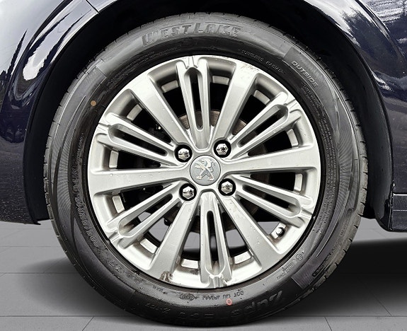 Peugeot 208 8 of 19