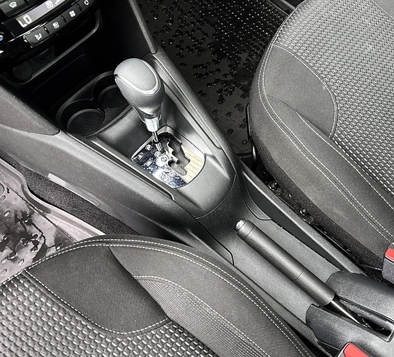 Peugeot 208 18 of 19