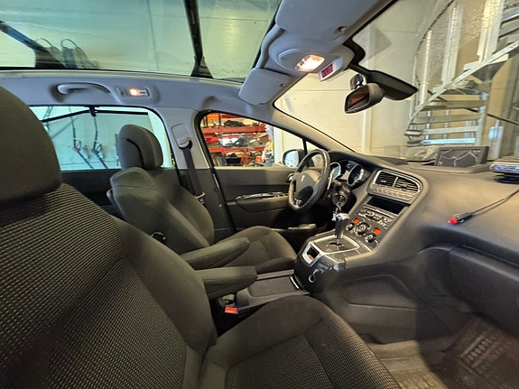 Peugeot 5008 11 of 16