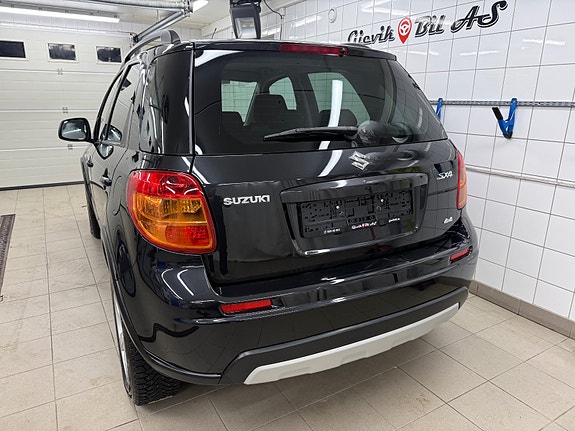Suzuki SX4 4 of 30