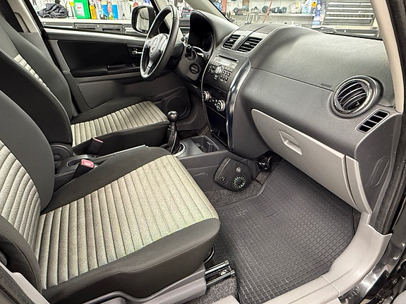 Suzuki SX4 27 of 30