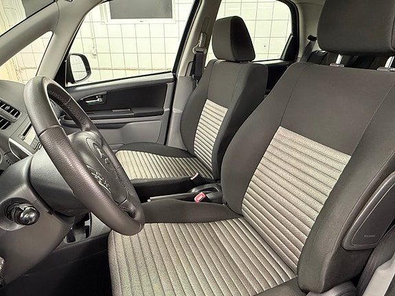Suzuki SX4 16 of 30