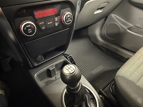 Suzuki SX4 13 of 30