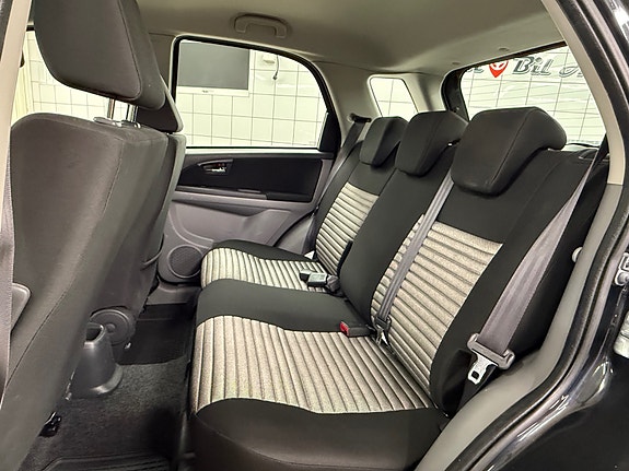 Suzuki SX4 25 of 30
