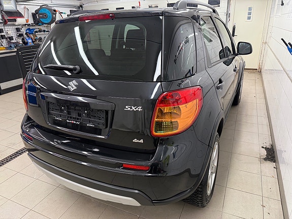 Suzuki SX4 8 of 30