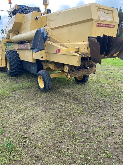 New Holland 8030 8 of 10