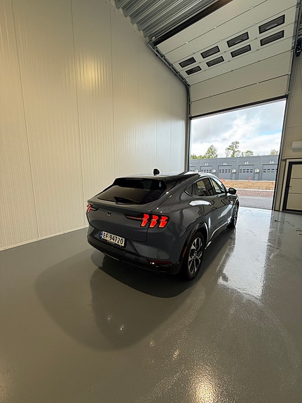 Ford Mustang Mach-E 7 of 30