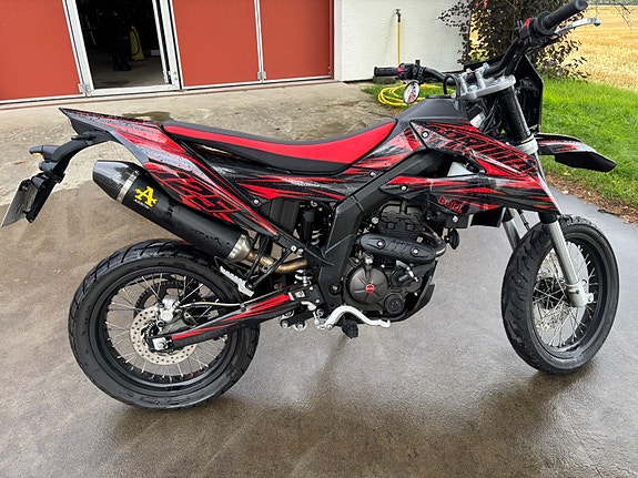 Aprilia SX 125 Super Motard 5 of 13