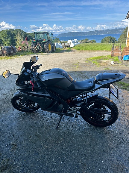 Yamaha YZF-R 125 8 of 10