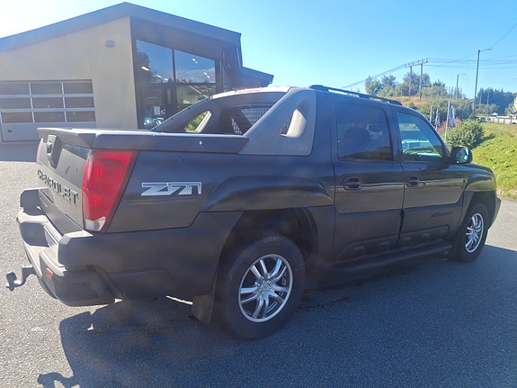 Chevrolet Avalanche 5 of 18