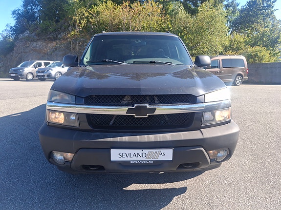 Chevrolet Avalanche 2 of 18