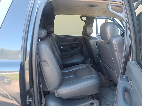 Chevrolet Avalanche 14 of 18