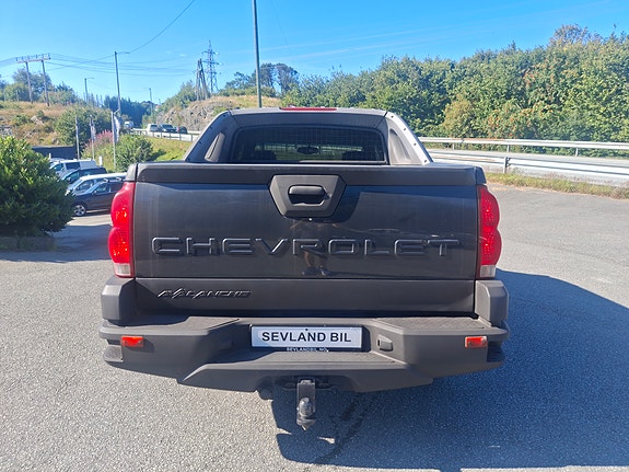 Chevrolet Avalanche 6 of 18