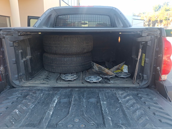 Chevrolet Avalanche 18 of 18