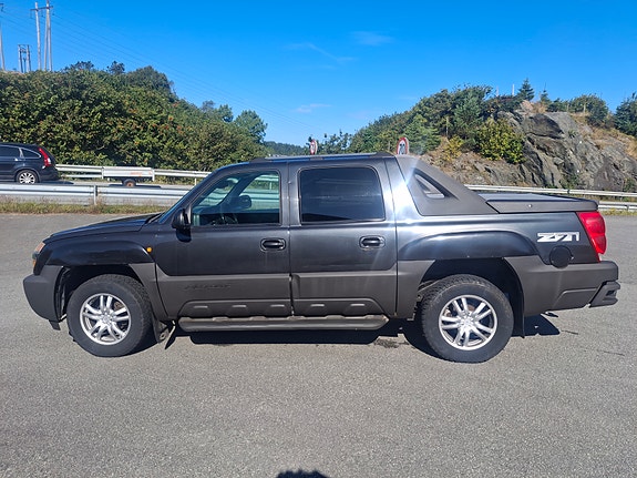 Chevrolet Avalanche 8 of 18