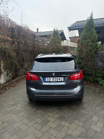 BMW 225xe 2 of 23