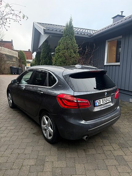 BMW 225xe 3 of 23