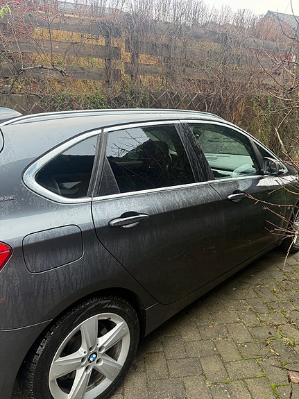 BMW 225xe 6 of 23